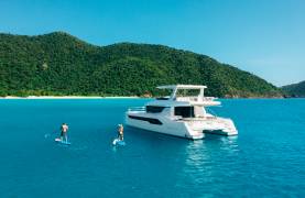 Sailing and paddle boarding in the BVI