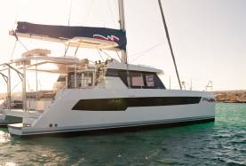 Moorings 4200 aft view starboard