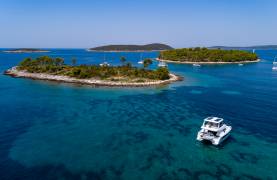 Power Yacht Charters