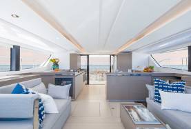 tm_glb_moorings464pc_livingroom